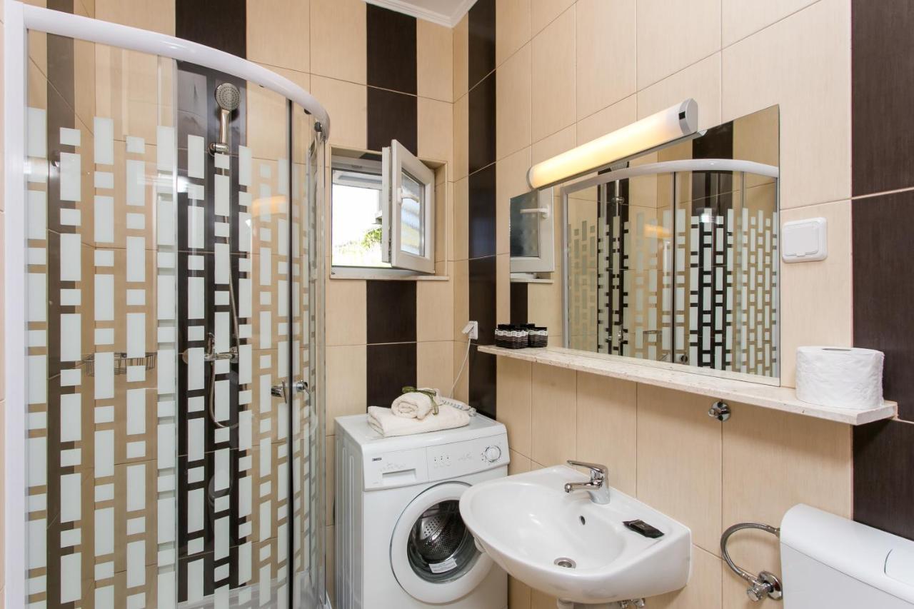 Apartments Olive Млини Стая снимка
